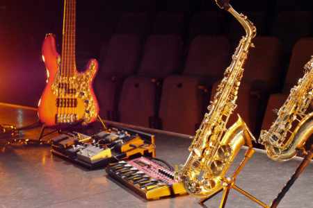 Saxophon E-Bass Effekte Unterricht Bühne Klangbrücke - music loft | Freie Musikschule Aachen